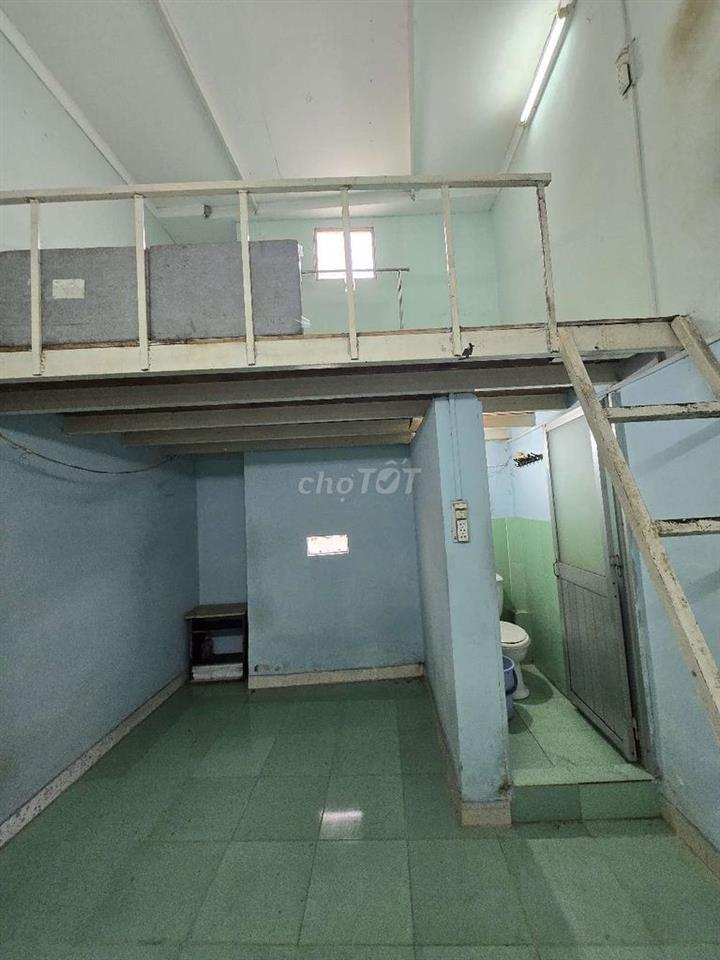 Phòng 19m2(gác lững,đúc)WC,nấu ăn đc Giờ Tựdo gần chợ,HV Cán Bộ BĐTúy