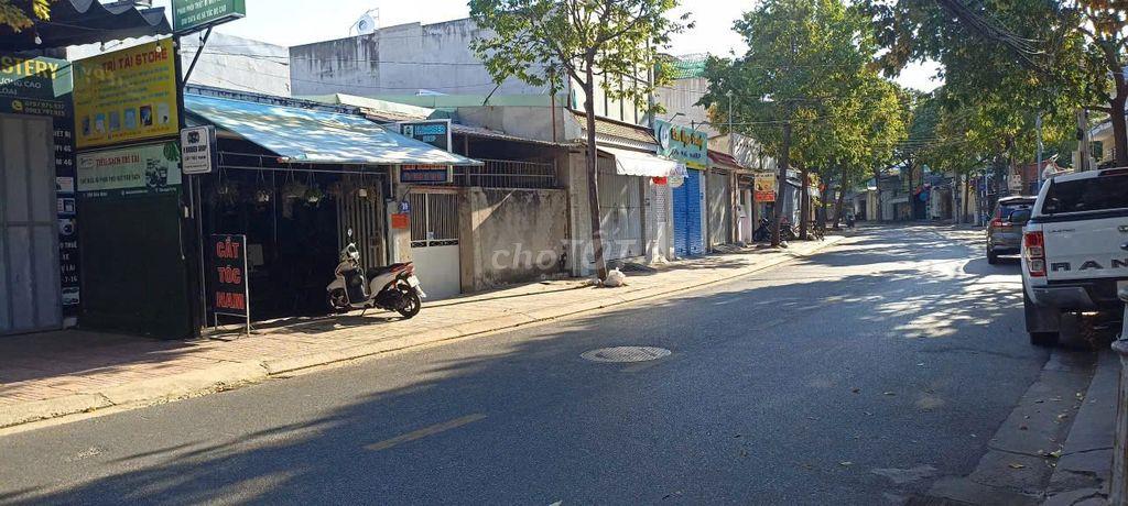 Bán nhà mặt tiền đường Bến Nôm, P Rạch Dừa, TP HCM