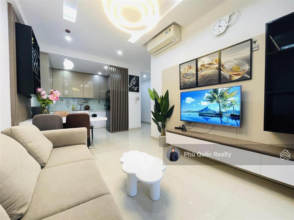 Giá thuê tốt 17 triệu cho thuê 2 phòng ngủ 2wc the sun avenue, có sẵn nội thất