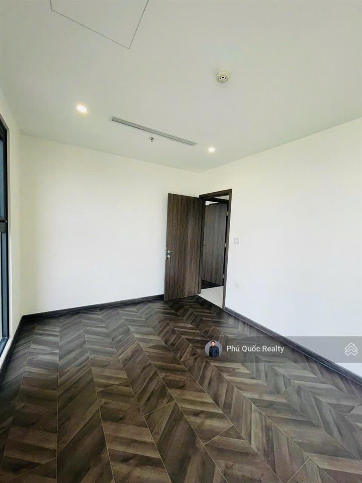 Rẻ chấn động 5.2 tỷ btp  bán 2 phòng ngủ 2wc ch cao cấp the beverly  view sông, vhgp