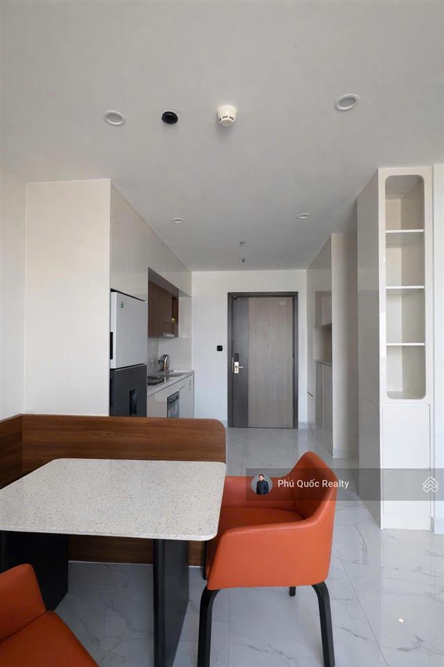 Cho thuê 2 phòng ngủ+ the beverly solari  vinhomes grand park, có ít nội thất, view thoáng