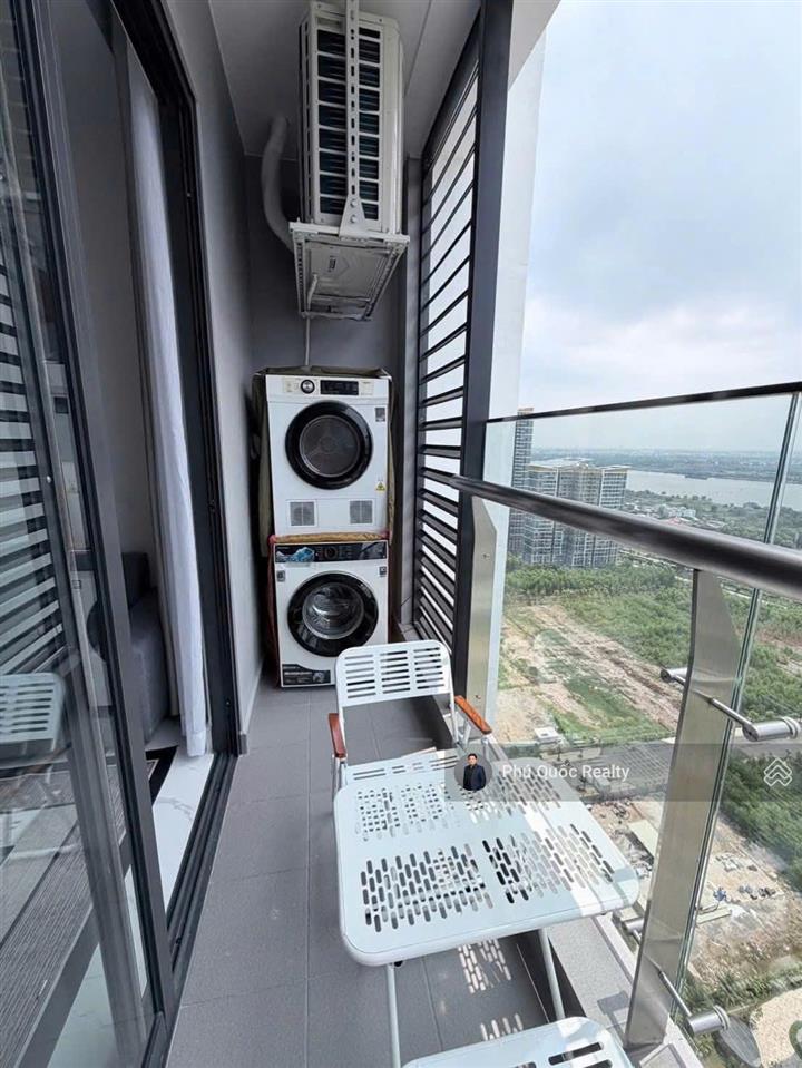 Nhà mới sang xịn the opus one  cho thuê 1 phòng ngủ+ 1wc nội thất siêu đẹp, view xịn  vhgp