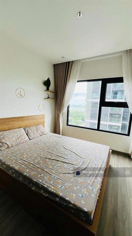 Bán rẻ 2 phòng ngủ 2wc căn hộ cao cấp the beverly solari  vinhomes grand park, nội thất dính tường