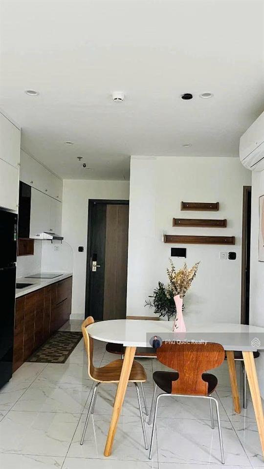 Bán rẻ 2 phòng ngủ 2wc căn hộ cao cấp the beverly solari  vinhomes grand park, nội thất dính tường