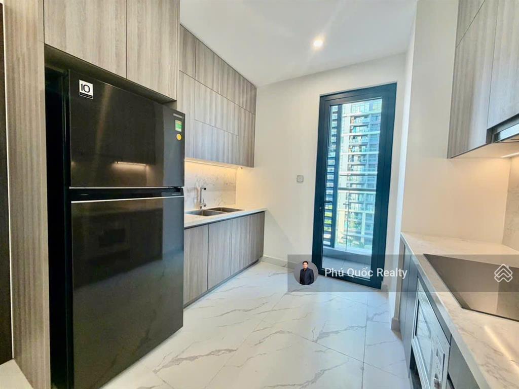 Nhà mới the opus one  vinhomes grand park cho thuê 2 phòng ngủ 2wc  full nội thất xịn