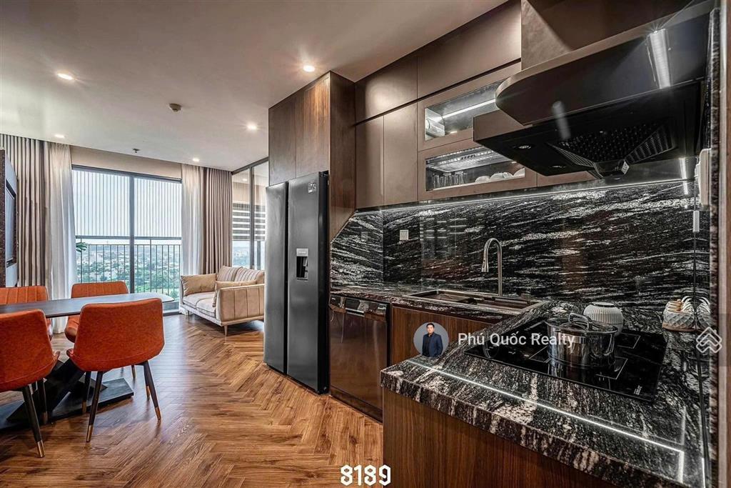 Cho thuê nhanh căn hộ the rainbow, vinhomes grand park  ch 2 phòng ngủ, full nội thất