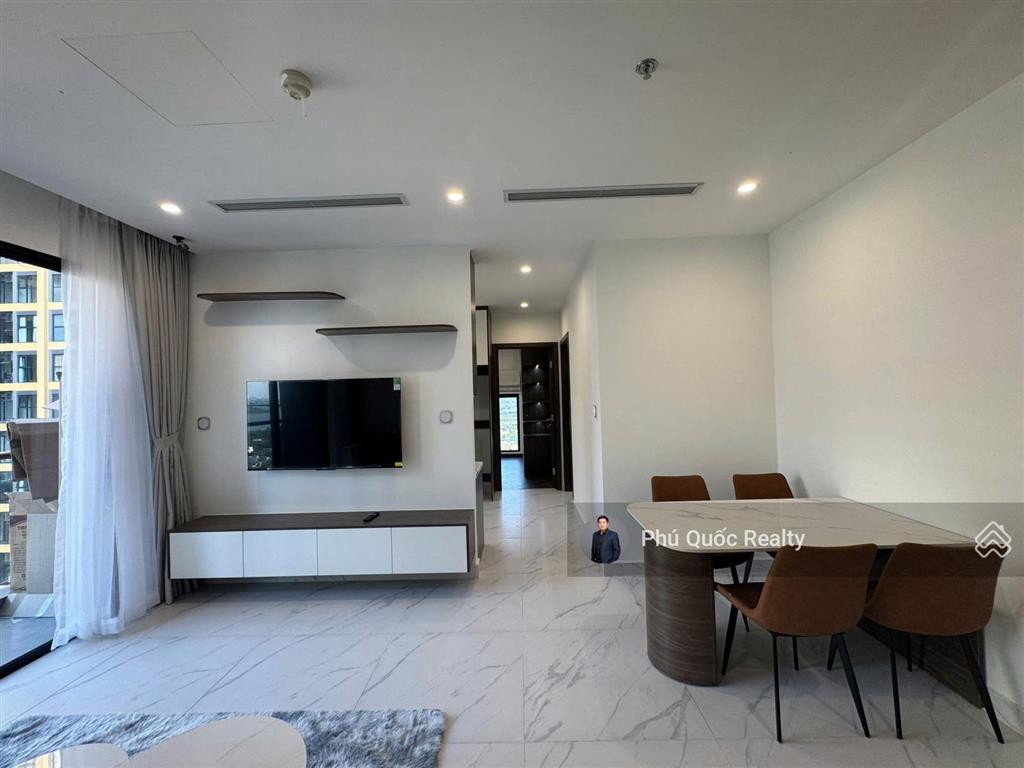 Nhà mới 100% the beverly  vinhomes grand park, cho thuê 2pn  2wc full nội thất xịn