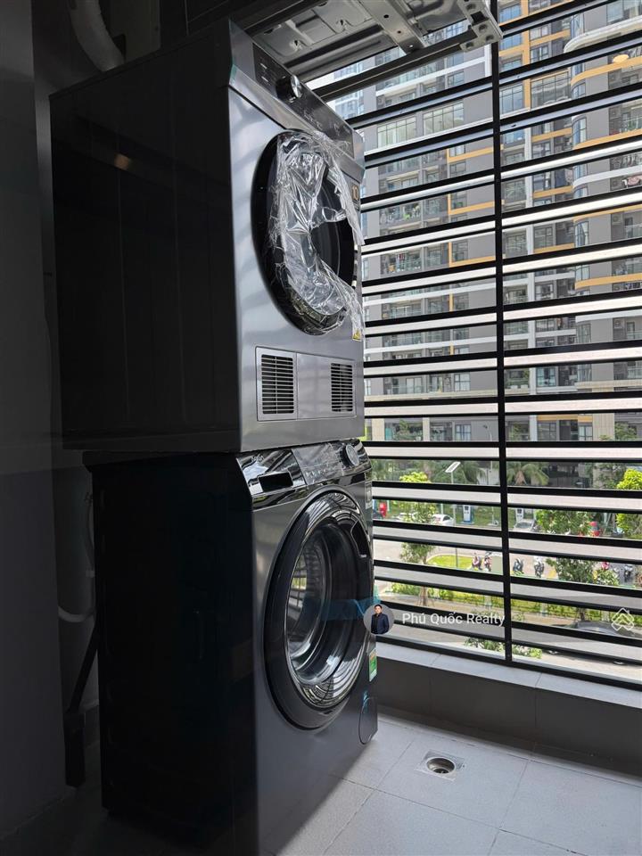 Nhà mới the opus one  vinhomes grand park cho thuê 2 phòng ngủ 2wc  mới 100%, full nội thất