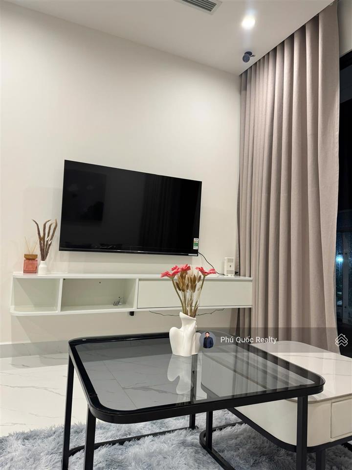 Nhà mới the opus one  vinhomes grand park cho thuê 2 phòng ngủ 2wc  mới 100%, full nội thất