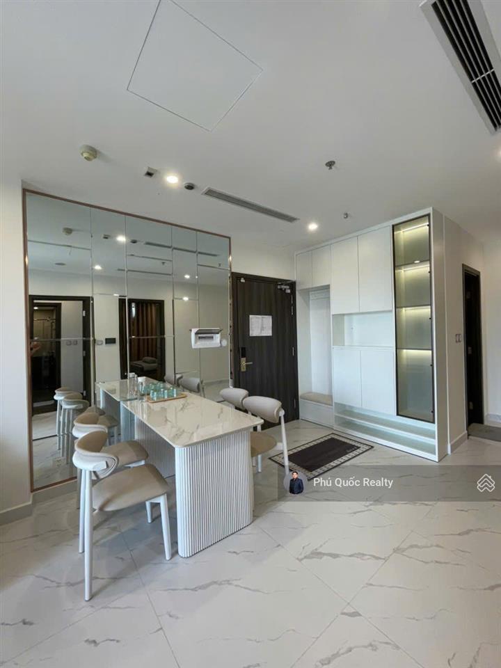 Căn góc the opus one  vinhomes grand park cho thuê 2 phòng ngủ 2wc, full nội thất