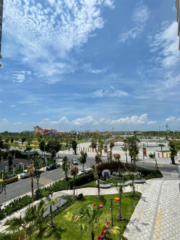 Căn góc the opus one  vinhomes grand park cho thuê 2 phòng ngủ 2wc, full nội thất