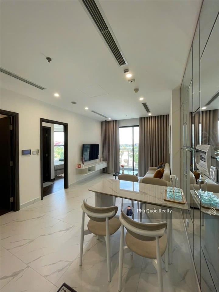 Căn góc the opus one  vinhomes grand park cho thuê 2 phòng ngủ 2wc, full nội thất