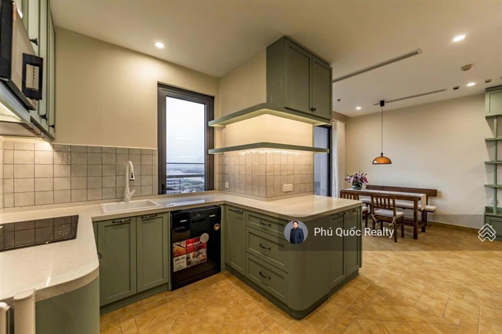 Căn hộ 2pn full nội thất luxury tại phân khu cao cấp the beverly