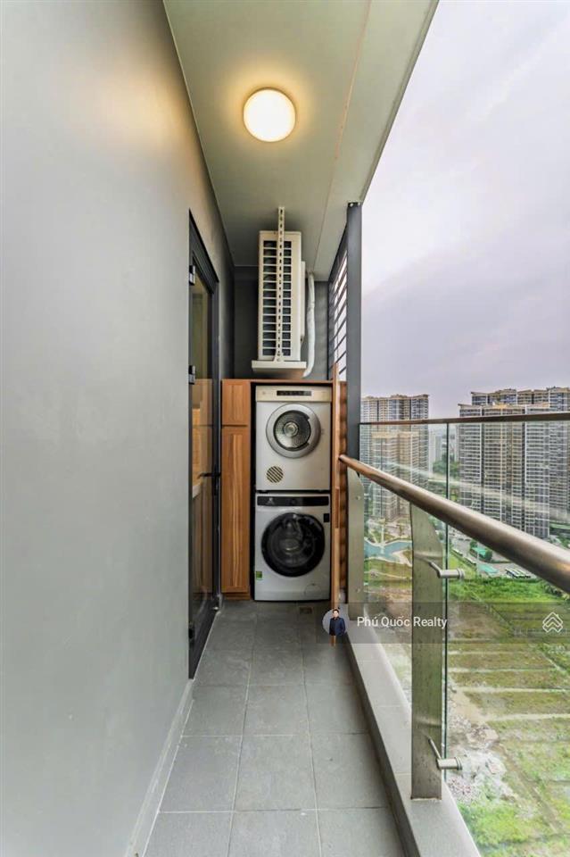 Căn hộ 2pn full nội thất luxury tại phân khu cao cấp the beverly