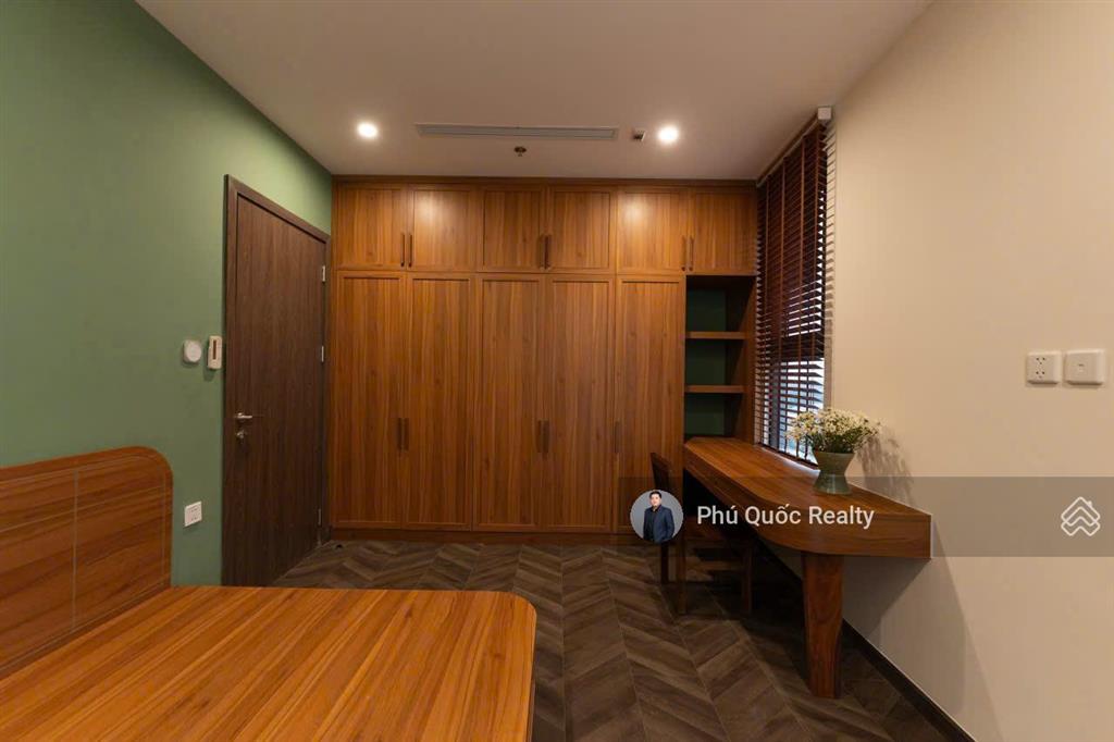 Căn hộ 2pn full nội thất luxury tại phân khu cao cấp the beverly