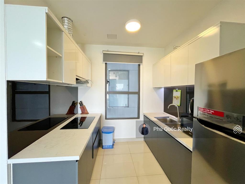 Cho thuê 3 phòng ngủ  2wc the sun avenue giá rẻ 20 triệu/tháng  full nội thất