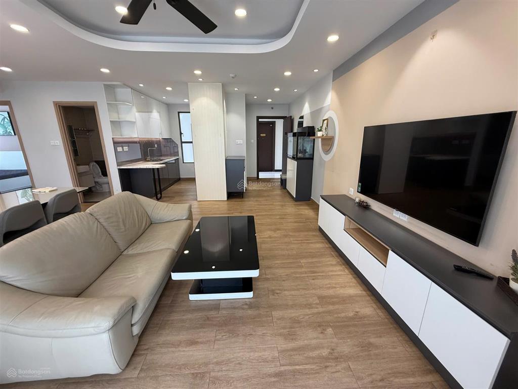 Căn góc 2pn  96m2 nội thất đẹp cần cho thuê the sun avenue