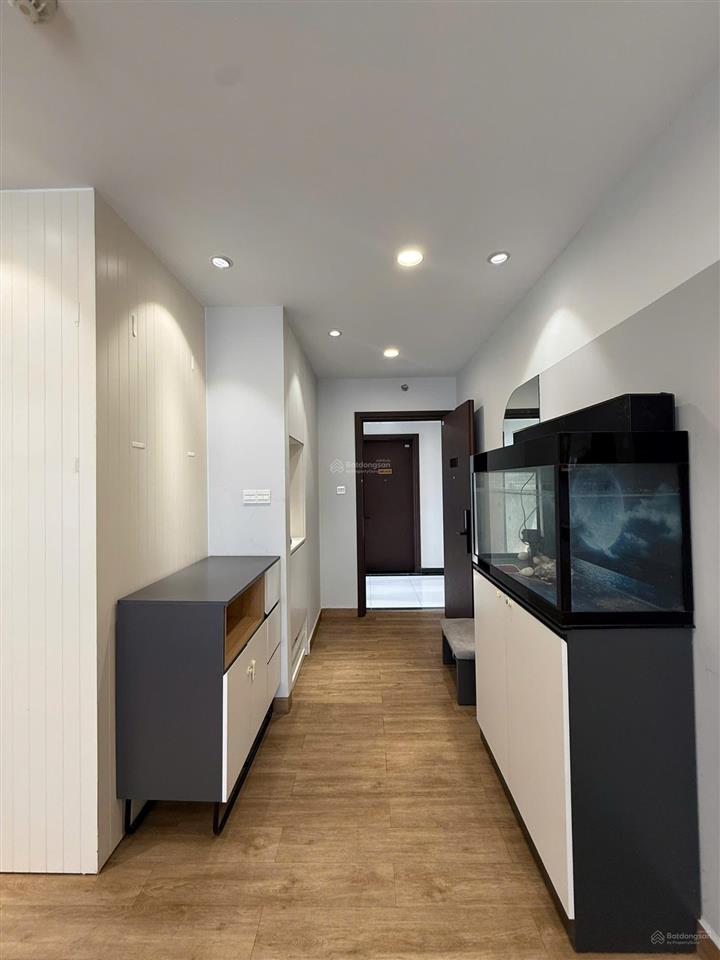 Căn góc 2pn  96m2 nội thất đẹp cần cho thuê the sun avenue