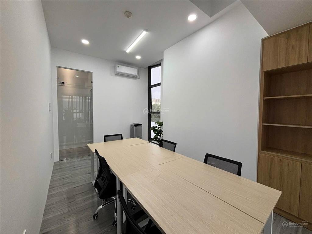 Cho thuê văn phòng làm việc officetel dt lớn 62m2 the sun avenue  ngăn sẵn phòng riêng, có bàn ghế