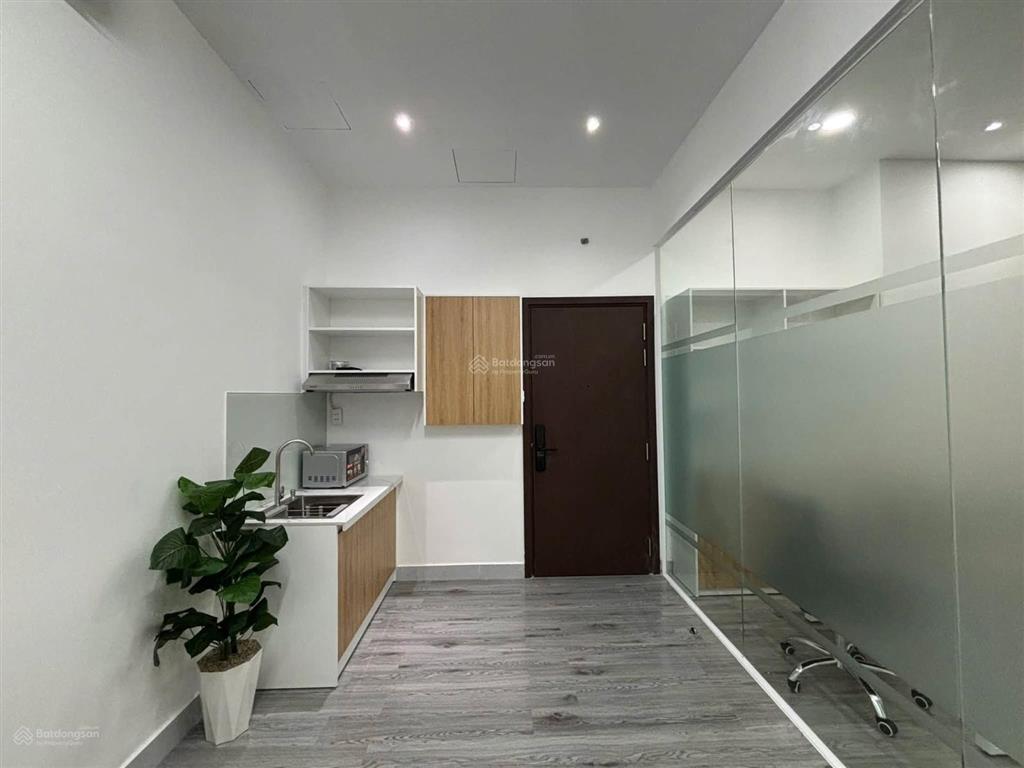 Cho thuê văn phòng làm việc officetel dt lớn 62m2 the sun avenue  ngăn sẵn phòng riêng, có bàn ghế
