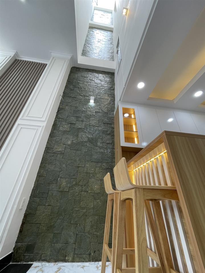 Tốt nhất thị trường ! mặt tiền cộng hòa  gần vincom , 5 tầng , 120m2 , giá chỉ 29 tỷ