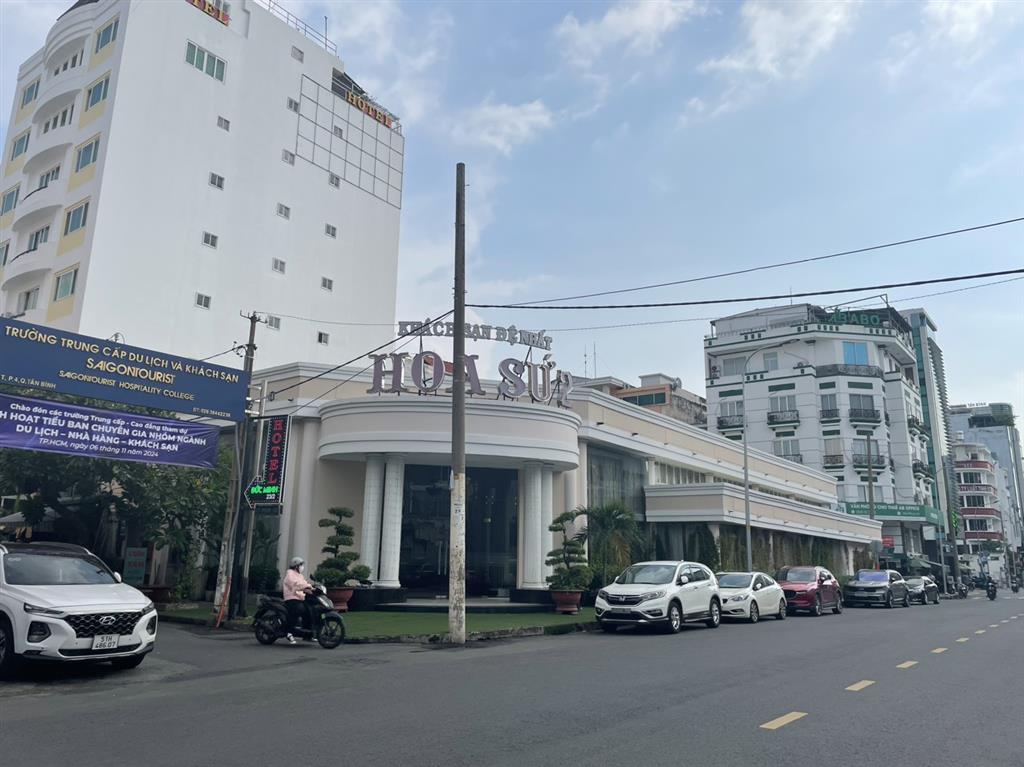 Bán nhà mặt tiền khu đệ nhất khách sạn  hầm 7 tầng nhà mới  thang máy, chỉ 33 tỷ tl