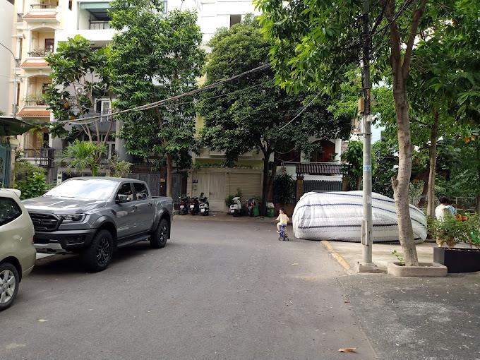 Bán nhà mặt tiền khu đệ nhất khách sạn  hầm 7 tầng nhà mới  thang máy, chỉ 33 tỷ tl