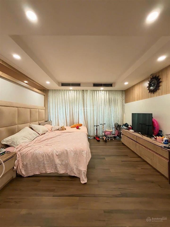Bán nhà mặt tiền khu đệ nhất khách sạn  hầm 7 tầng nhà mới  thang máy, chỉ 33 tỷ tl