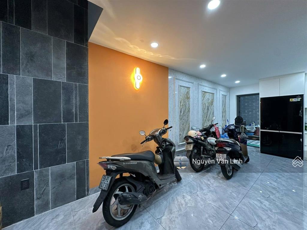 Giá tốt ! nhà mtnb bàu cát , 5.5mx24m , 5 tầng nhà mớicó thang máy , giá chỉ 19,9 tỷ