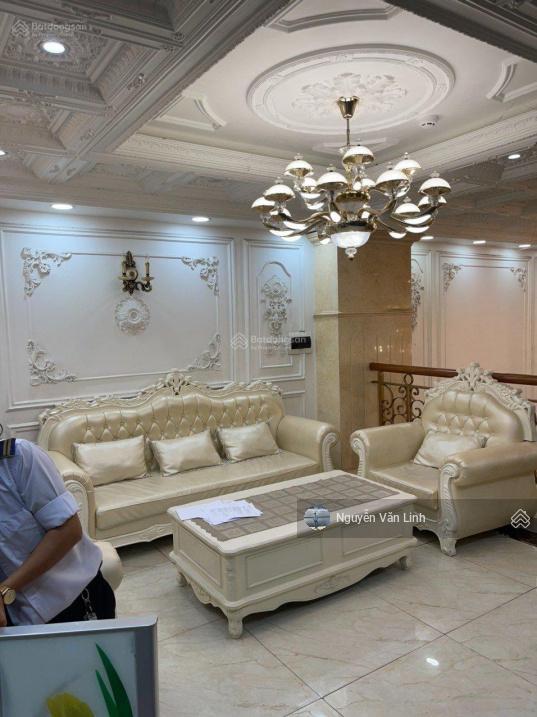 Bán tòa nhà  12mx18m  hầm 7 tầng 1100m2 sàn  ngay ngã 4 bốn xã, chỉ 34.5 tỷ