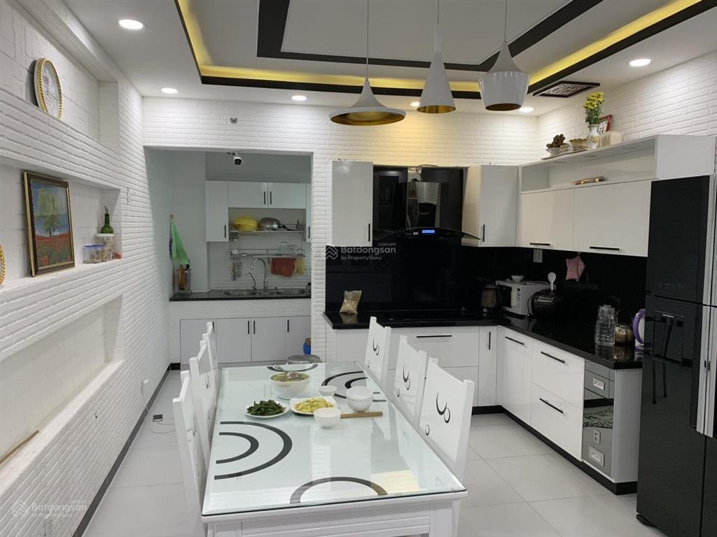 Hàng hiếm! nhà 3 tầng khu vip k300  chỉ 18 tỷ tl