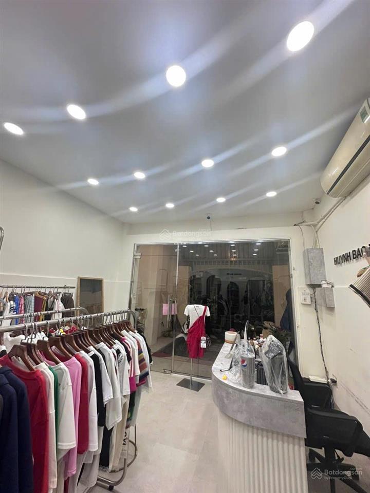 Giá tốt! bán nhà đường đồng đen tân bình, 4,1mx18m, trệt 3 lầu, hẻm 8m, cách mặt tiền 50m