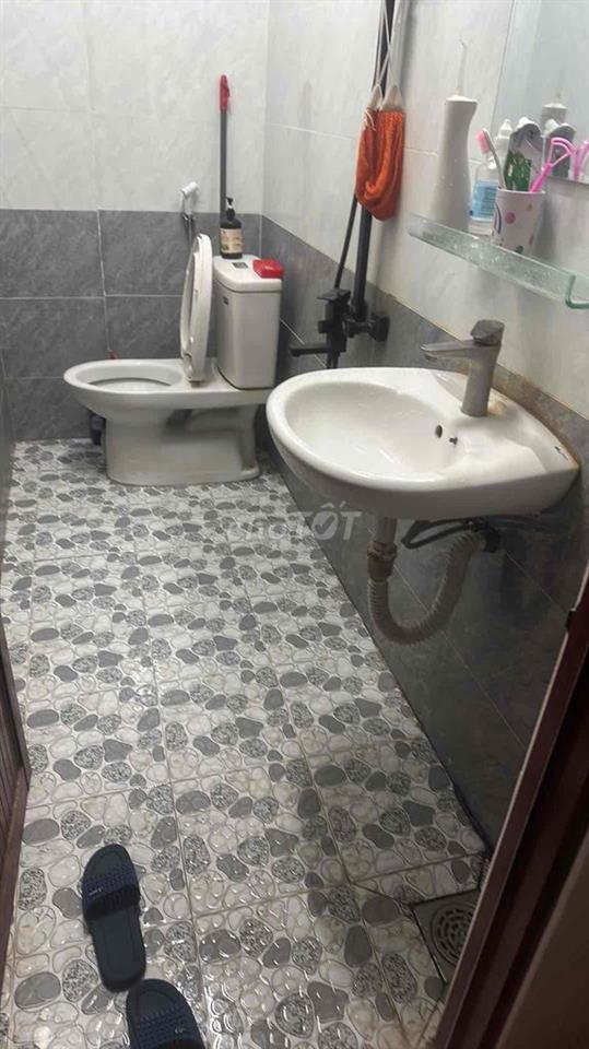 cần 1 bạn gái ỏ k có đồ nhiều vi đã có sẵn đồ  riêng phòng chung