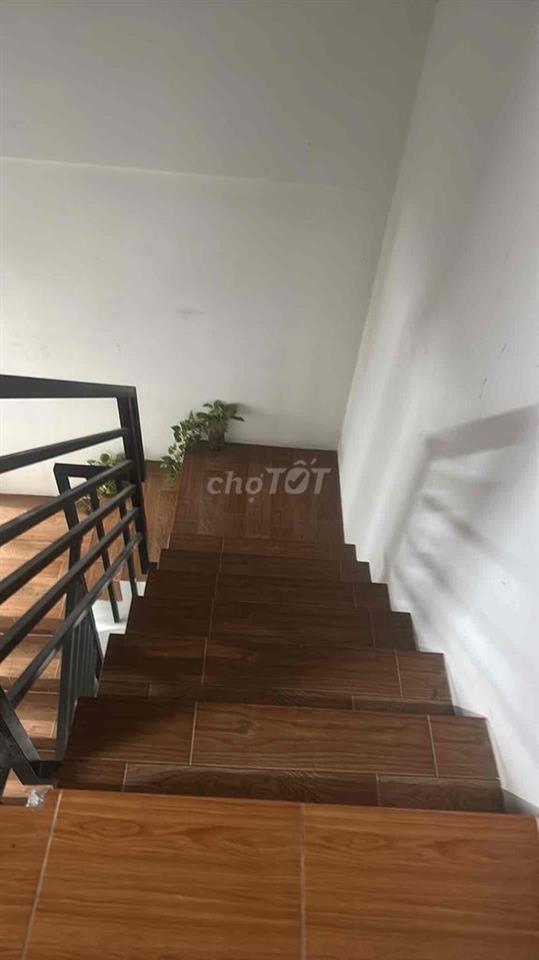 cần 1 bạn gái ỏ k có đồ nhiều vi đã có sẵn đồ  riêng phòng chung