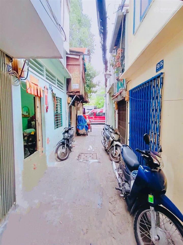 Bán nhà 1 trệt 2 lầu đường lê đại hành đối diện trường học đề thám, quận 11.