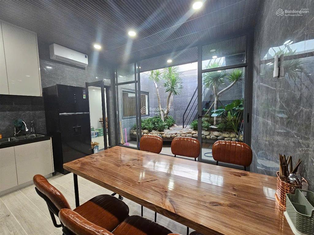 Bán gấp lk đầy đủ nội thất 130 mét đơn giá tốt để đầu tư  có sẵn dòng tiền cho thuê