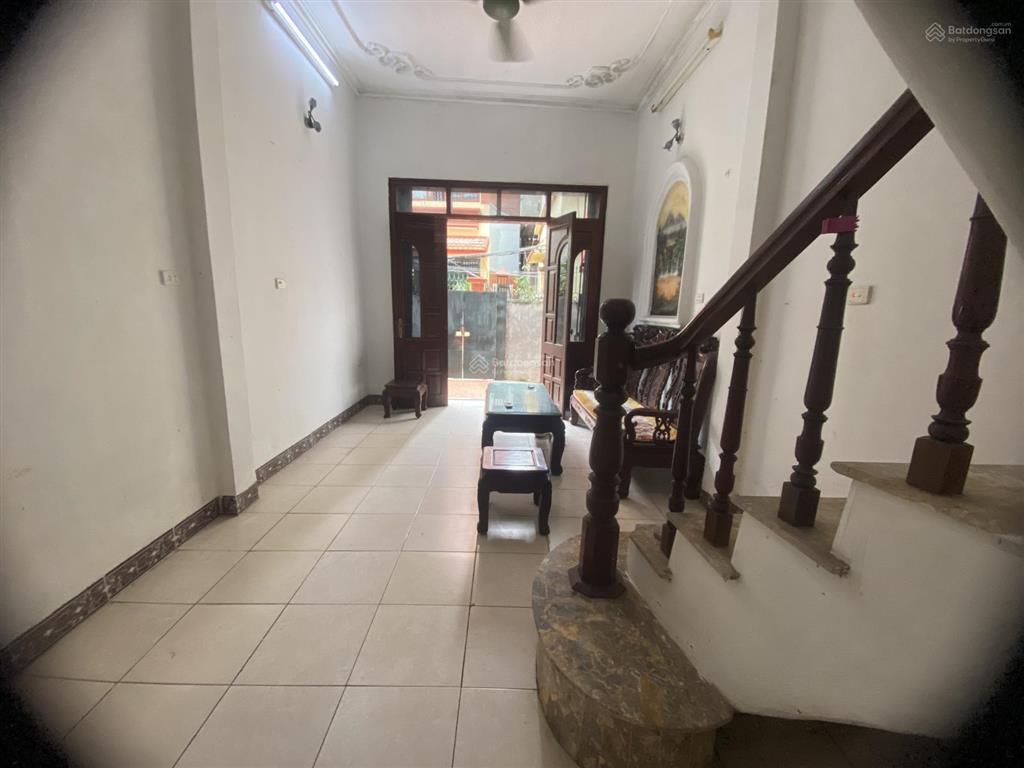 Cho thuê nhà riêng tại số 34 ngõ 667/9 nguyễn văn cừ, 5.5 triệu/th, 80m2