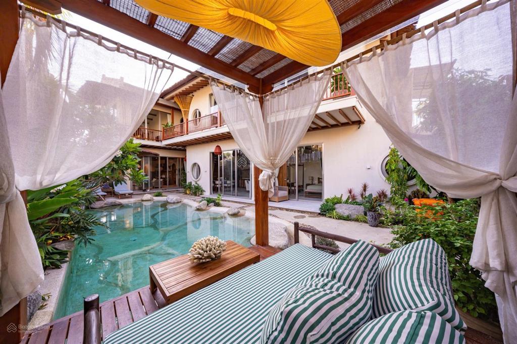 Bán villa 2 tầng trung tâm phố cổ hội an, mới hoàn thiện, đang vận hành 68 tr/ đêm
