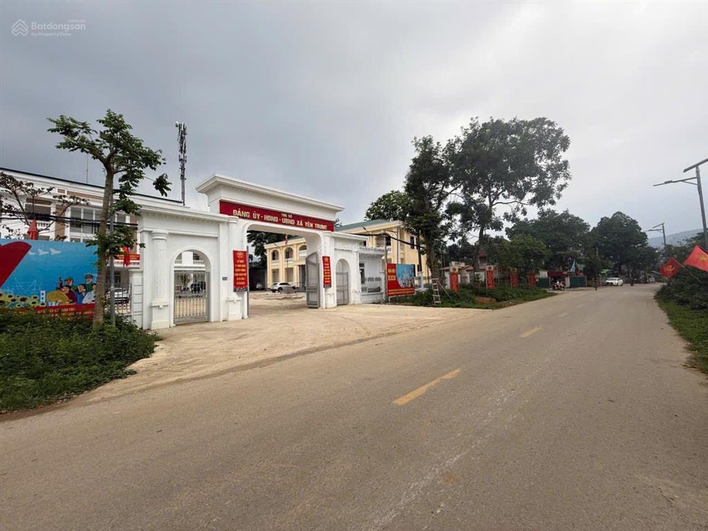 Tuyến 2 đường tỉnh lô 446 sát vát ub xã , trường học chợ khu dân cư kinh doanh buôn bán sầm uất