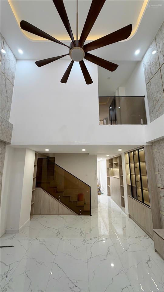 Chính chủ cần bán nhà đường 385 lê văn việt giá 10 tỷ 6