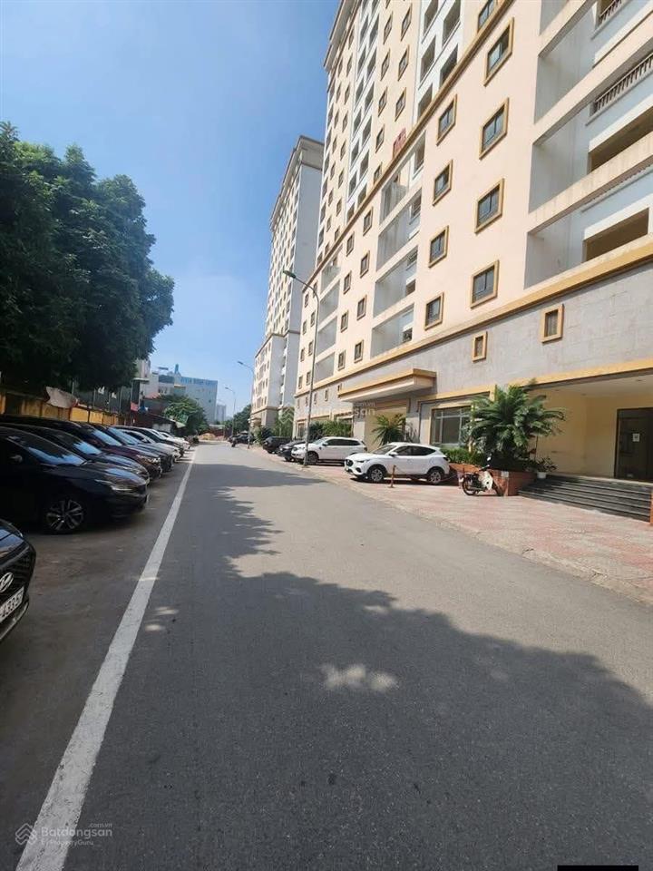 Bán cc a2 kim giang, 5,9 tỷ, 70m2, 3pn, 2wc, nhà đẹp full nội thất  hot