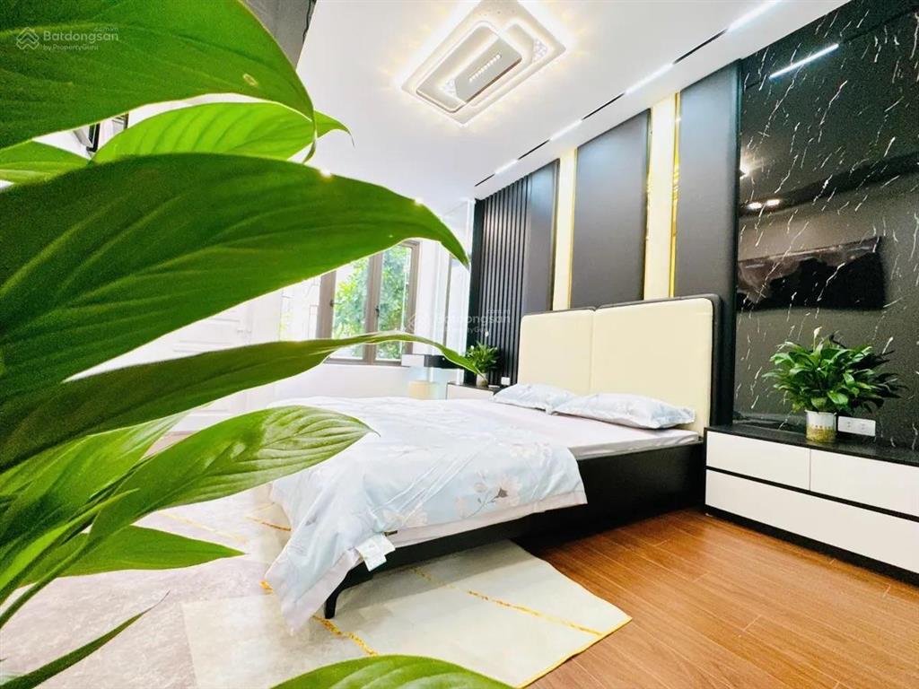 Chính chủ bán gấp nhà khương trung 30/35m2 4 tầng. mặt tiền 3.8m. giá chào bán 8.5 tỷ thanh xuân