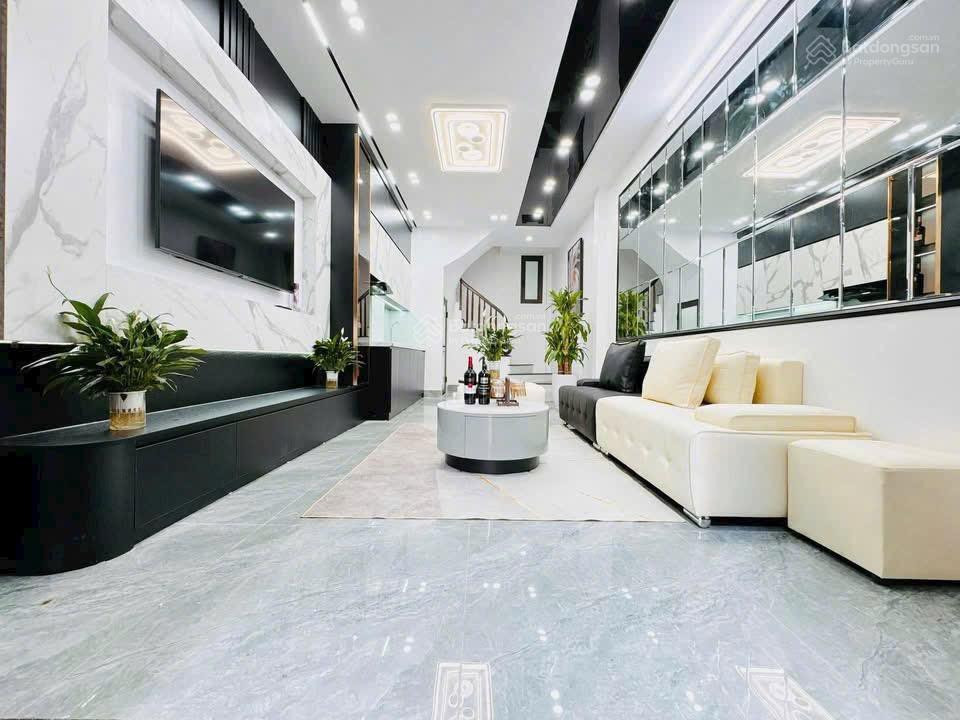 Chính chủ bán gấp nhà khương trung 30/35m2 4 tầng. mặt tiền 3.8m. giá chào bán 8.5 tỷ thanh xuân