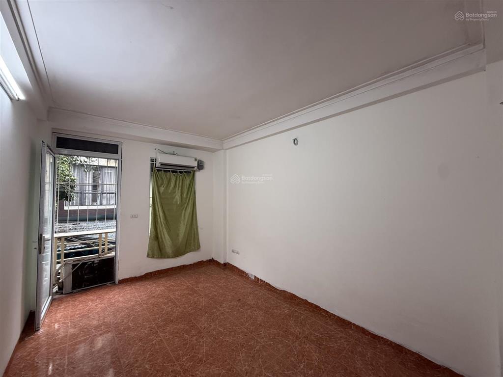 Chính chủ em cần bán nhanh nhà tại phố lê văn lương thông sang ngõ 144 quan nhân
quan nhân 38/43m2