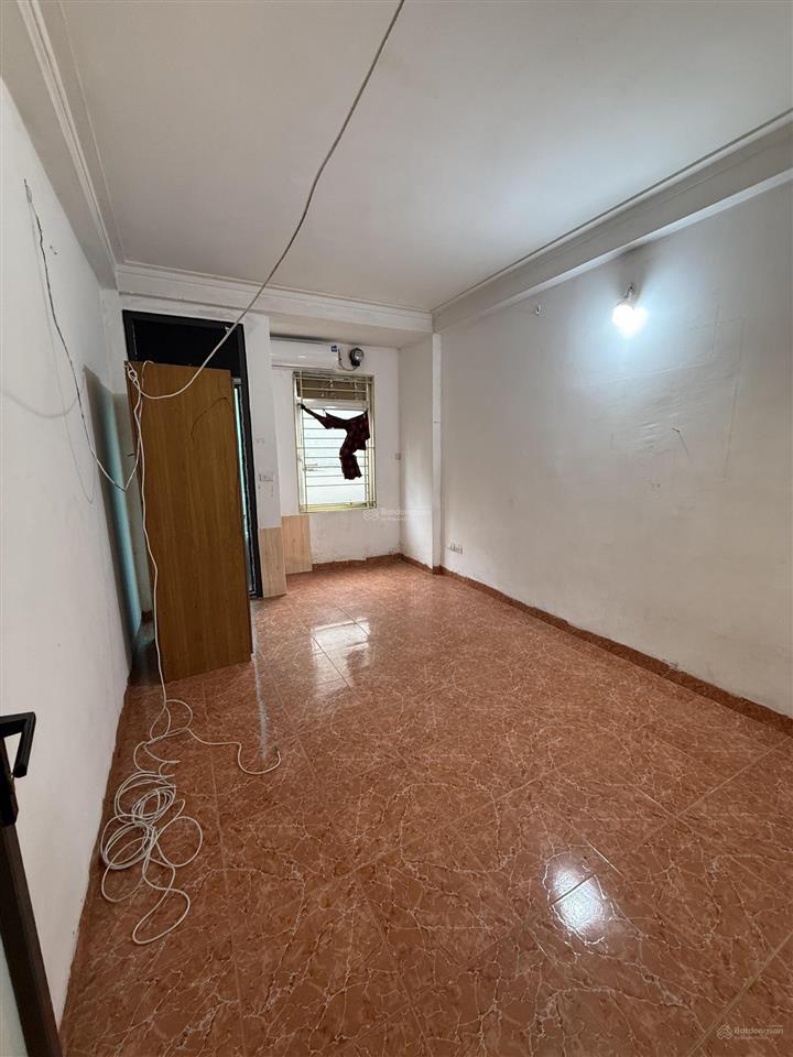 Chính chủ em cần bán nhanh nhà tại phố lê văn lương thông sang ngõ 144 quan nhân
quan nhân 38/43m2