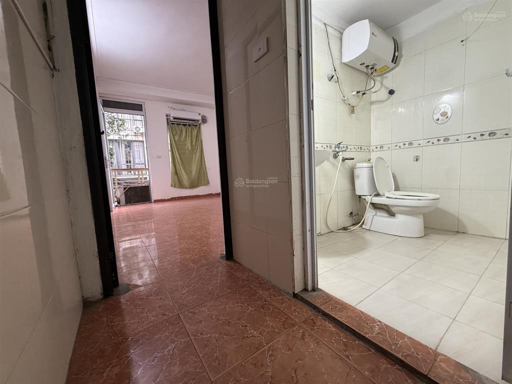 Chính chủ em cần bán nhanh nhà tại phố lê văn lương thông sang ngõ 144 quan nhân
quan nhân 38/43m2