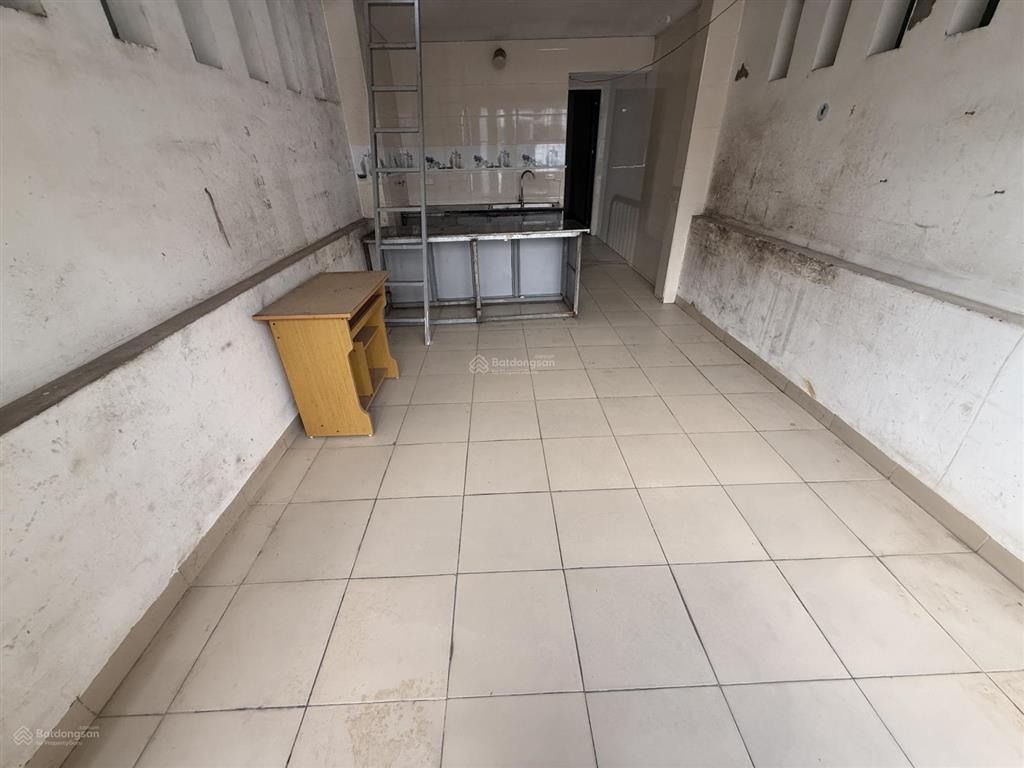 Chính chủ em cần bán nhanh nhà tại phố lê văn lương thông sang ngõ 144 quan nhân
quan nhân 38/43m2