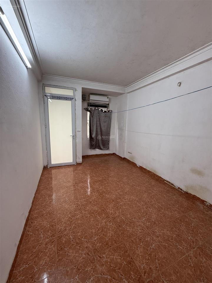 Chính chủ em cần bán nhanh nhà tại phố lê văn lương thông sang ngõ 144 quan nhân
quan nhân 38/43m2