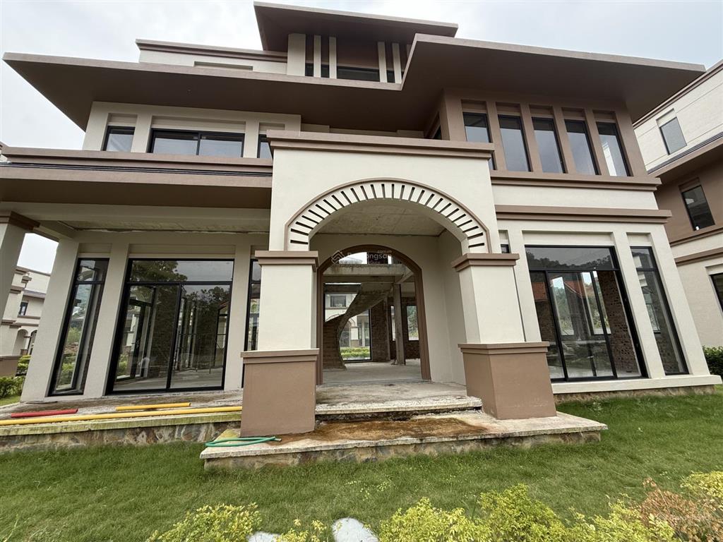 Suất ngoại giao biệt thự cực vip biệt thự vừa hoàn thiện xong tại hòa lạc. cam kết giá tốt, rẻ nhất
