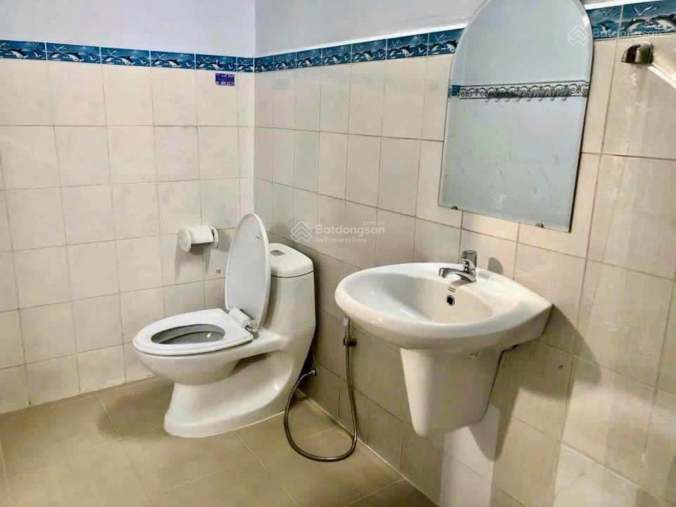 Bán đất tặng nhà cấp 4 còn mới đẹp phú lợi cũ (phường phú lợitp. hcm) 2 mt trước sau nhựa thông 4m